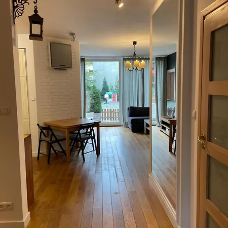 Family On Saska Kepa アパート