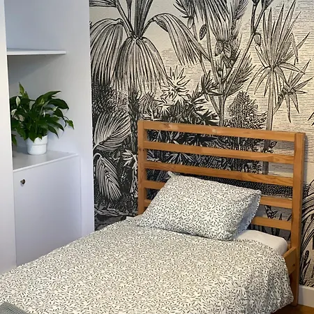 Family On Saska Kepa