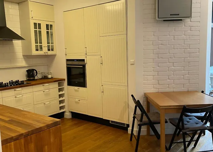 Family On Saska Kepa Apartment *