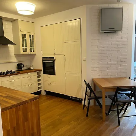 Family On Saska Kepa דירה *